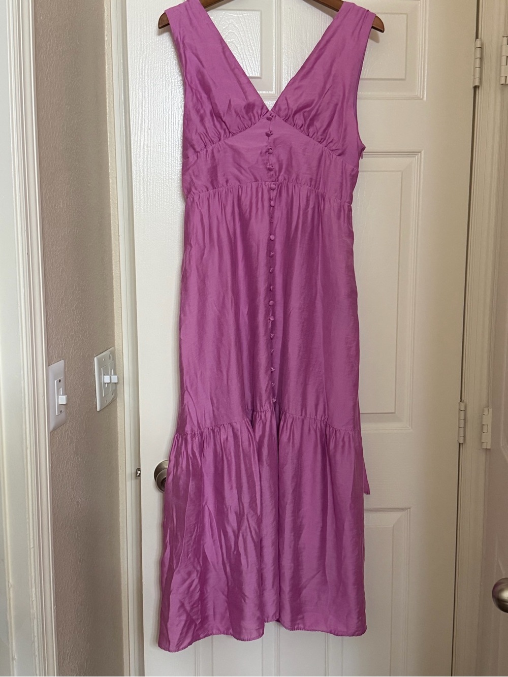 Sleeveless Pink V-Neck Midi Dress